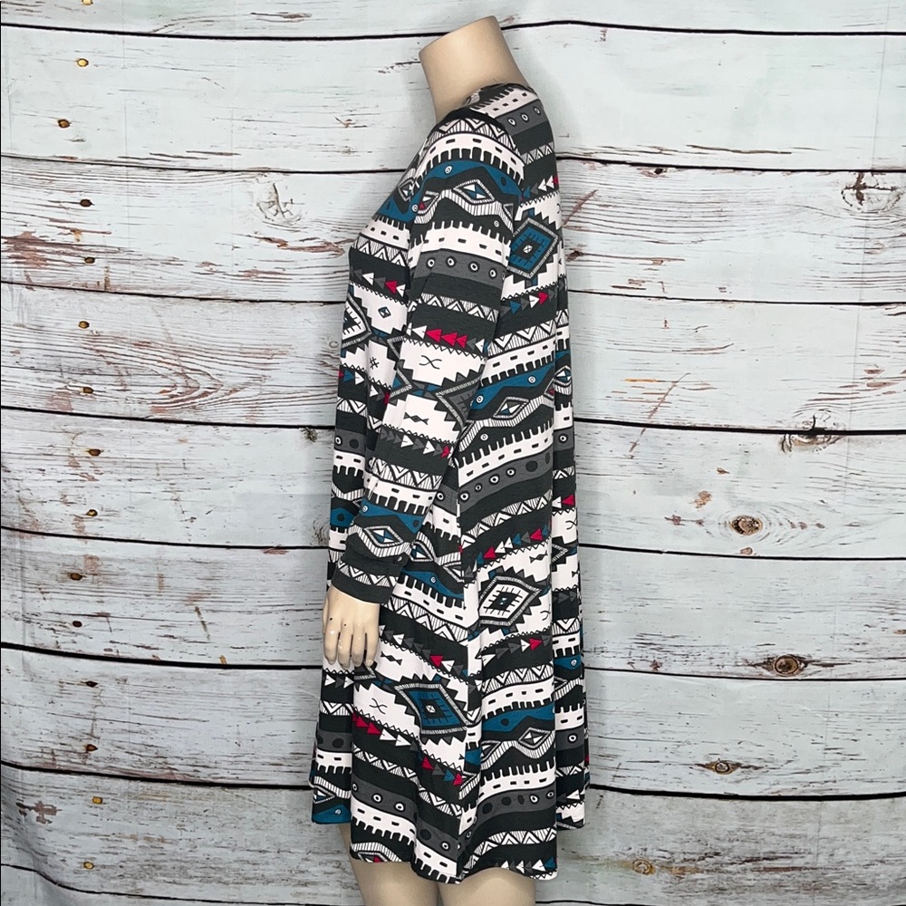 LuLaRoe NWT Size XL Gray & Blue Aztec Print Emily Swing Dress w/ Pockets - Picture 3 of 5